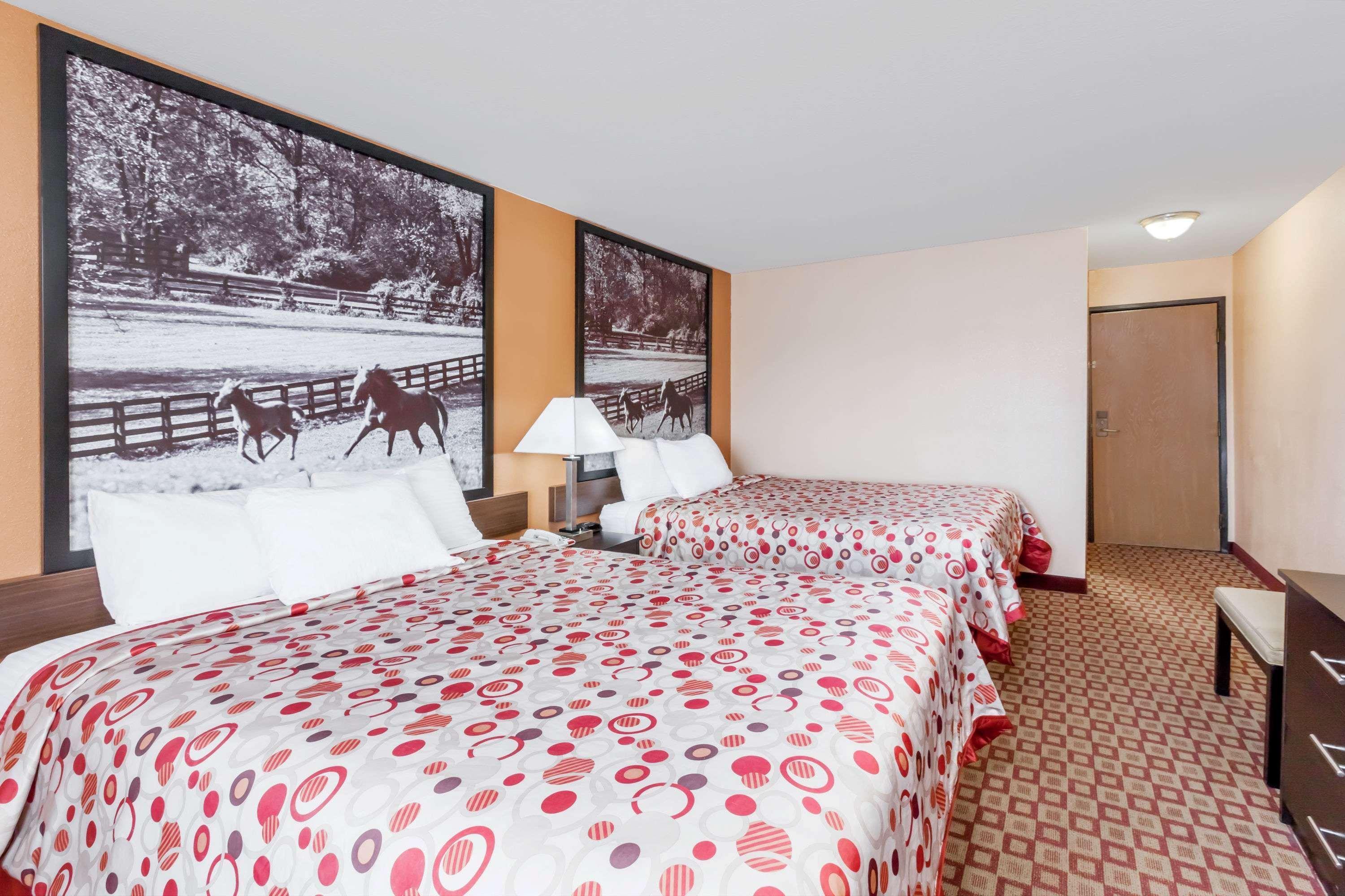 Super 8 South By Wyndham Hotel Bowling Green Bagian luar foto
