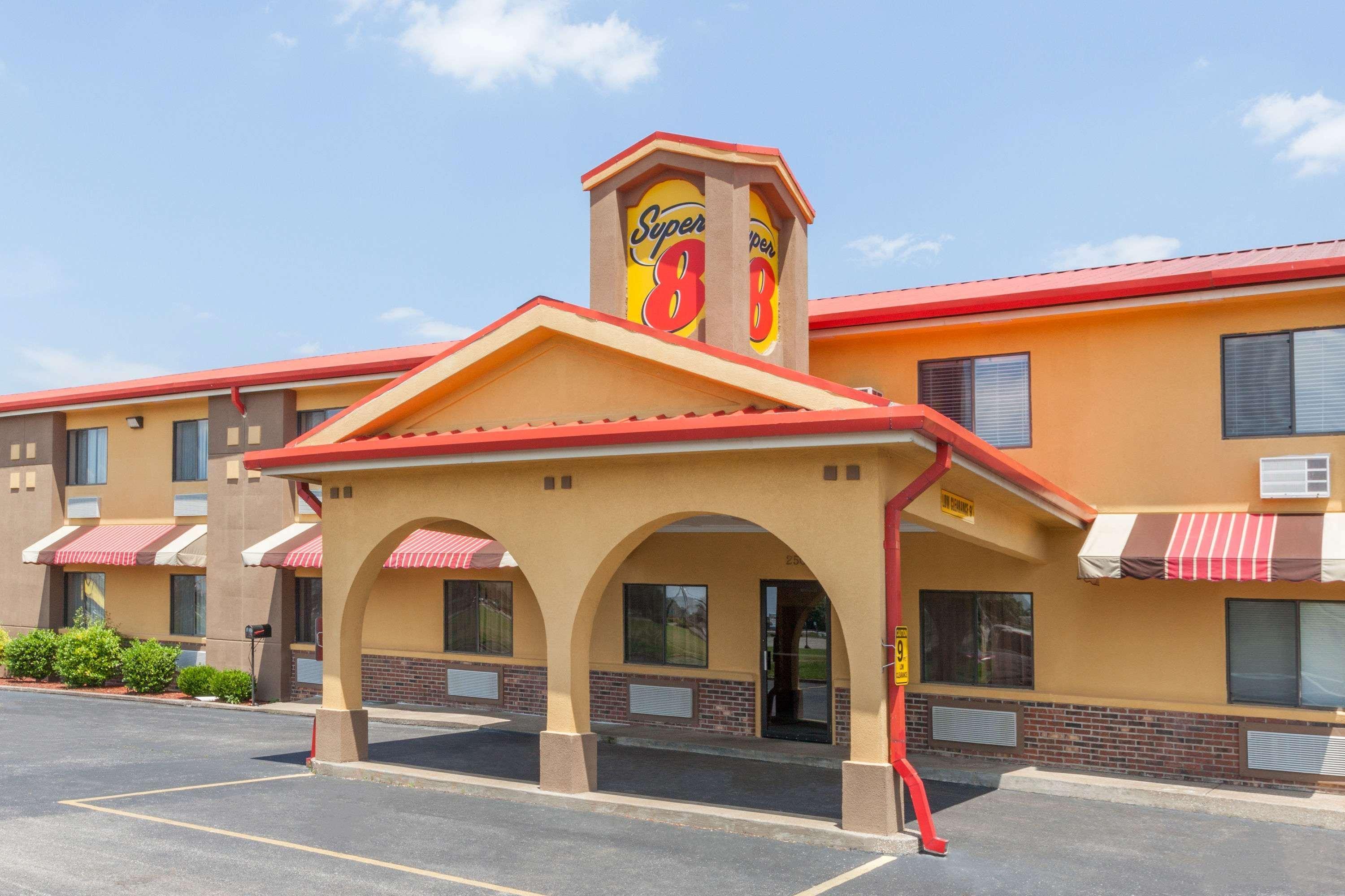 Super 8 South By Wyndham Hotel Bowling Green Bagian luar foto