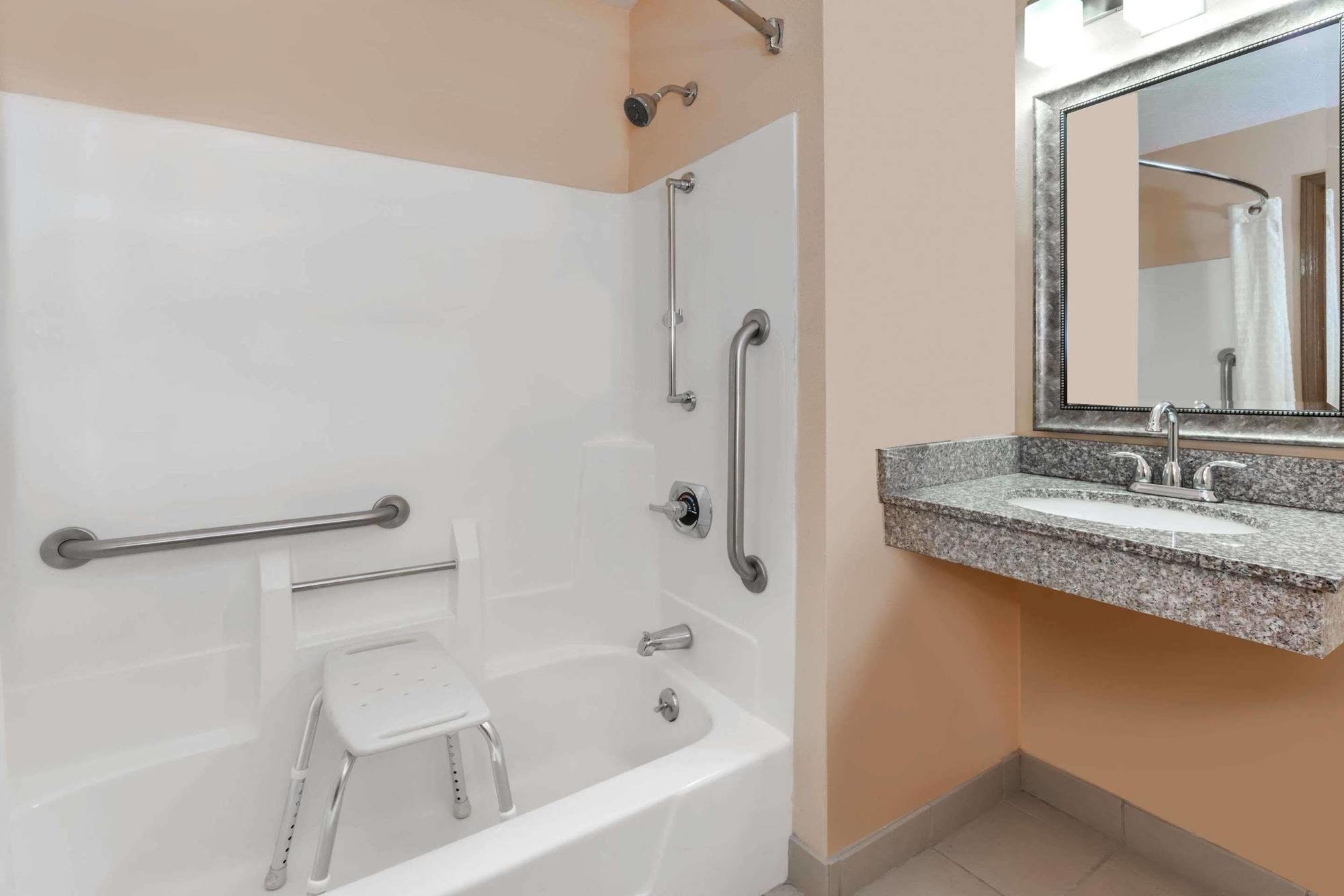 Super 8 South By Wyndham Hotel Bowling Green Bagian luar foto